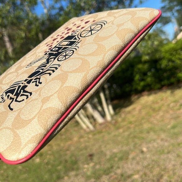 New Coach large gallery pouch - Picture 8 of 16